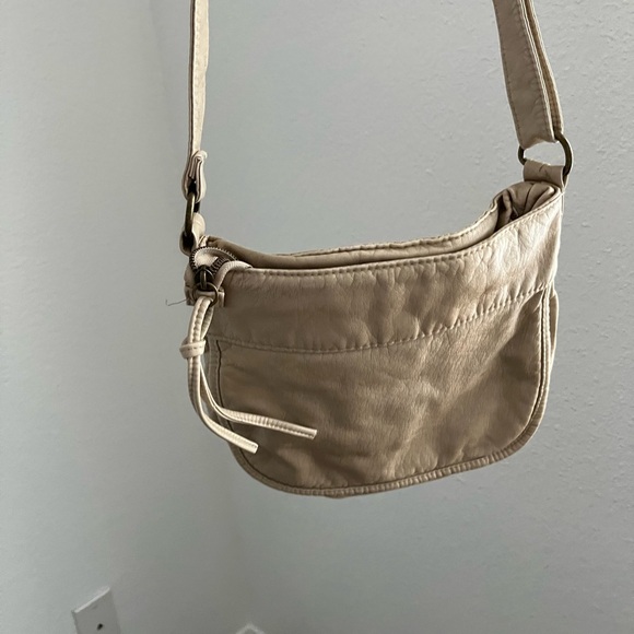 Cream lace mossimo crossbody bag - Picture 2 of 3